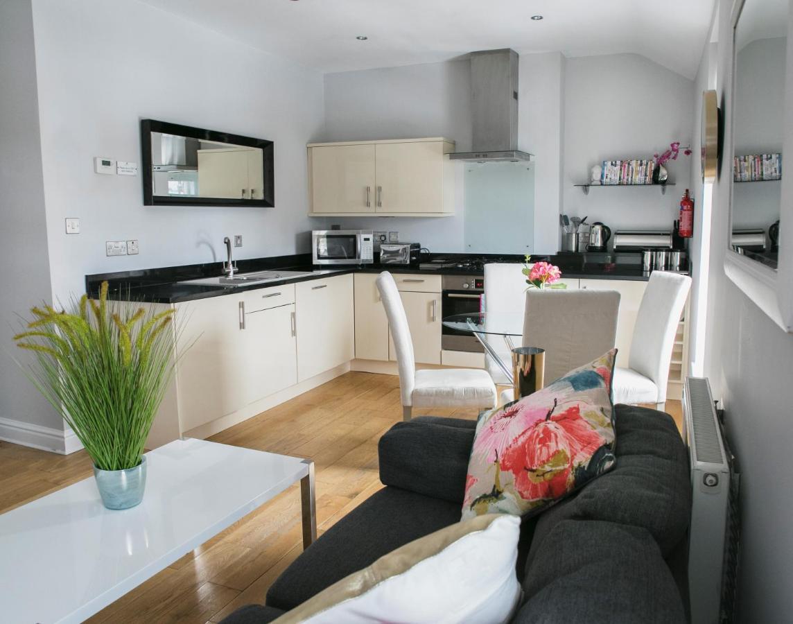 The Green House Classic 2 Bedroom Apartment ฮาร์โรเกต ภายนอก รูปภาพ